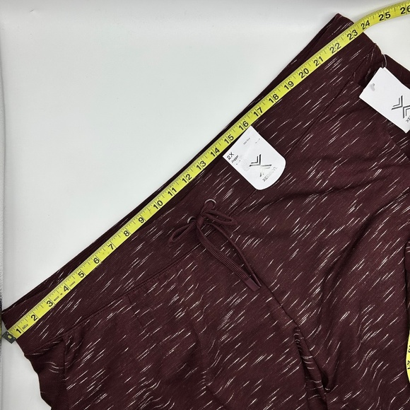 Xersion Women's Plus Size Bold Burgundy Mid Rise Active Jogger Pant Size 1X 2X - Picture 10 of 10